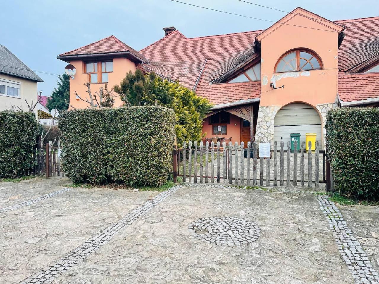 Greenpark Garden Villa Family Apartments Near Tokaj Szerencs Eksteriør bilde